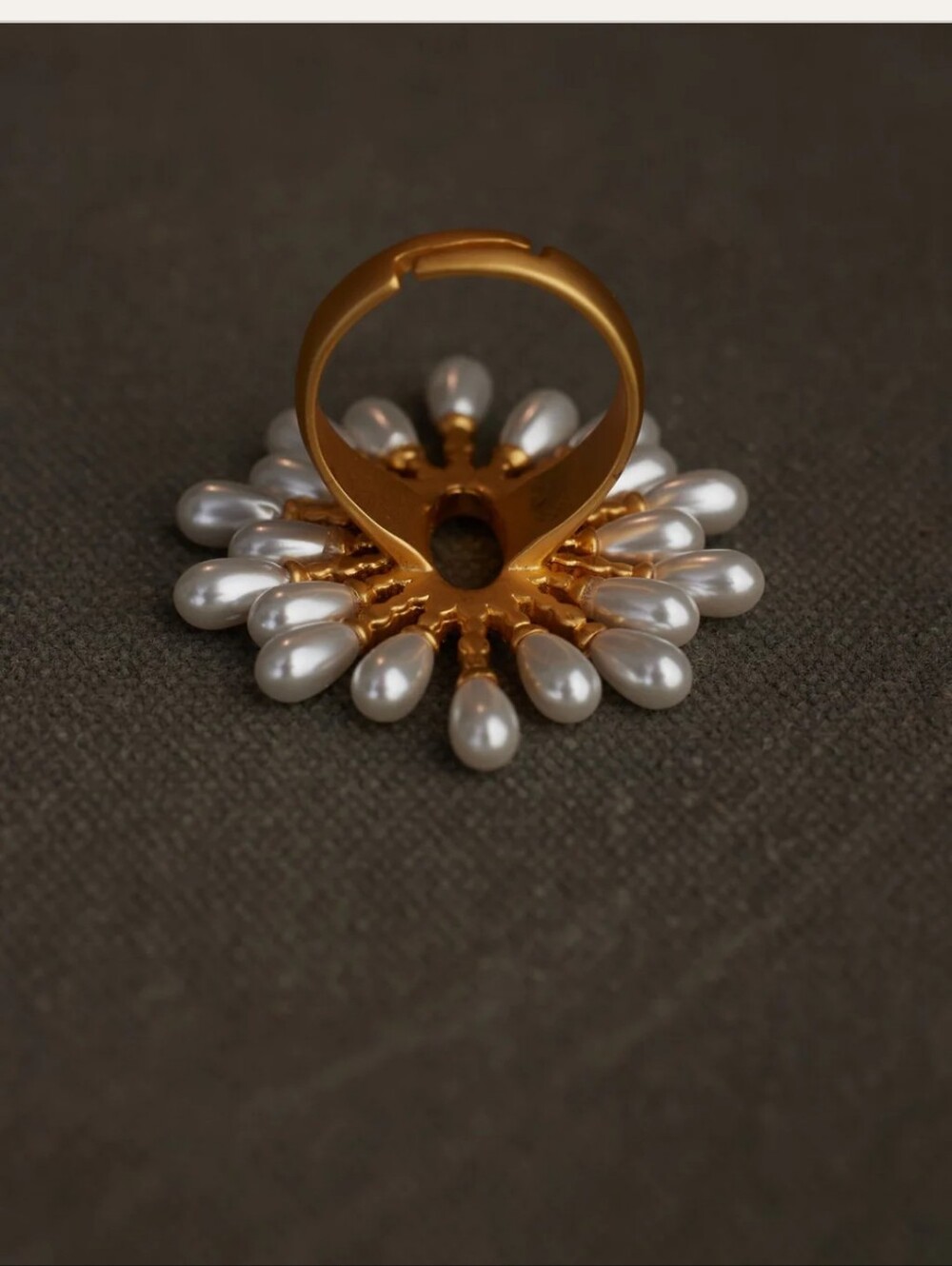 ERSU WHITE PEARL KHOIGold Sunburst Ring BRAND NEW Never worn SMALL - Picture 4 of 4